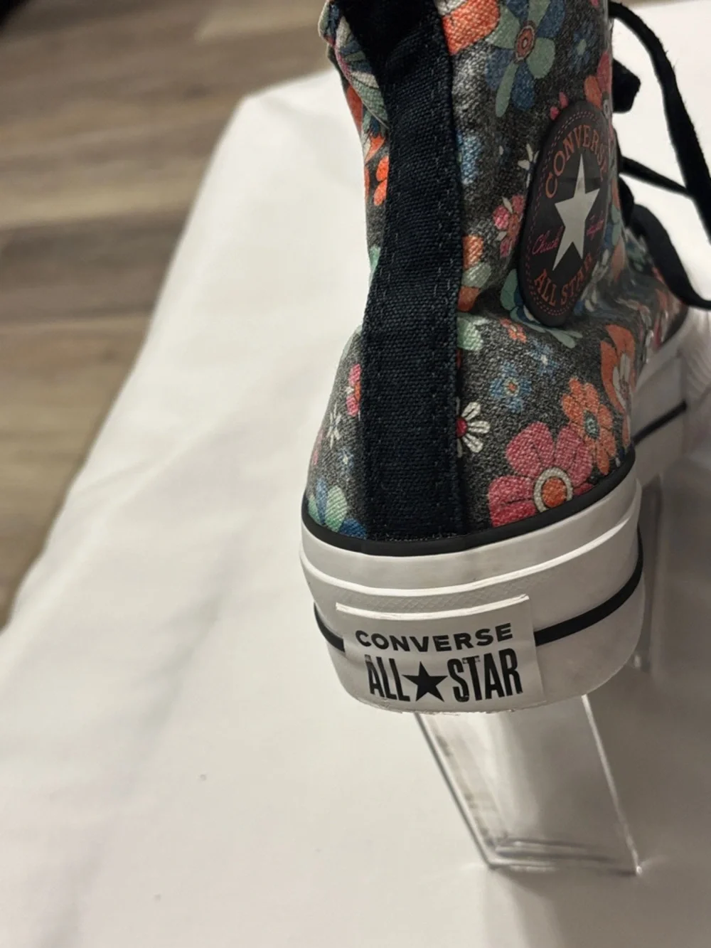 Converse Women’s size 8 Black Floral High-Top Sneakers with Multicolor Flowers - Picture 3 of 7